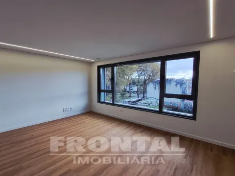 Apartamento T2+1 com Sótão + Garagem &#124; Arca D’Água, Paranhos, Porto