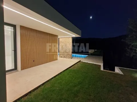 Moradia T3 Nova com Piscina - Sôpo