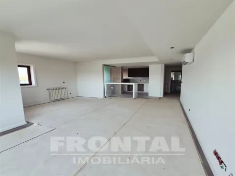 Apartamento T3 na Circunvalação