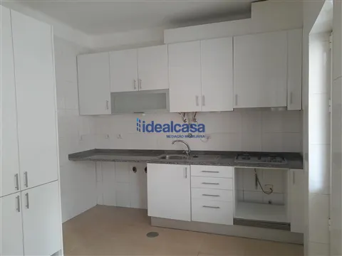 T2 com terraço e aparcamento – Estrada de Eiras