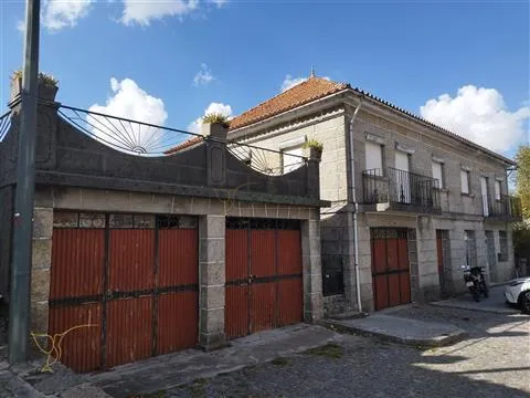 Property renovation in Castro Laboreiro, Viana do Castelo.