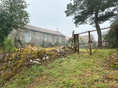 Detached house to restore T4