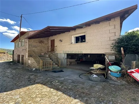 Moradia T3 em Granito com Garagem – Várzea Travessa, Castro Laboreiro, Melgaço; IMOFAÇANHA