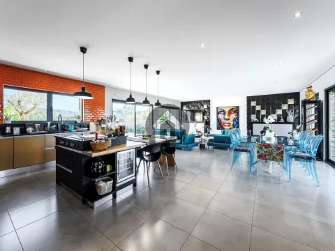 Architect-designed home in the country side close to the beach