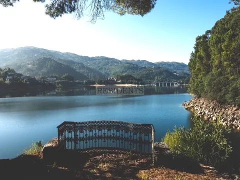 Four-Bedroom Riverfront Home in Gerês