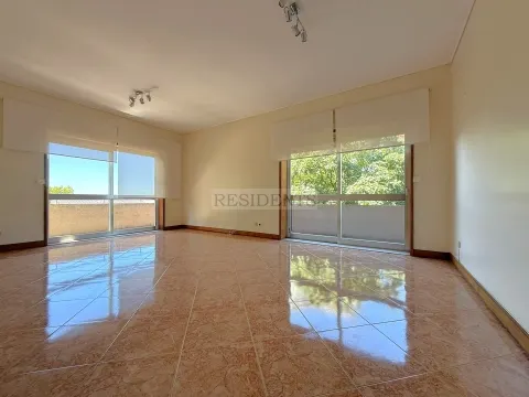 Appartement 3+1 chambres à louer avec 2 balcons | Lordelo do Ouro