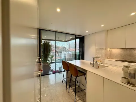 4-Bedroom Apartment with Terrace and Balcony in Foz do Douro | Garage and Storage