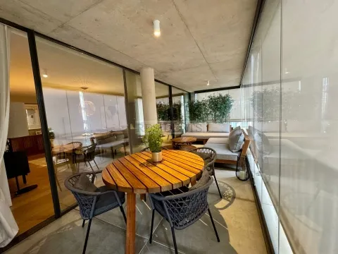 4-Bedroom Apartment with Terrace and Balcony in Foz do Douro | Garage and Storage