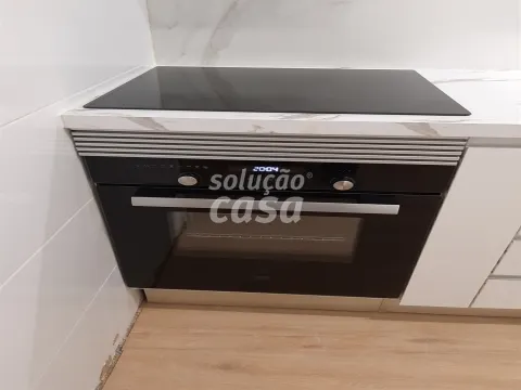 Apartamento T2 localizado a 800 metros da Estação do Metro Casa da Música!