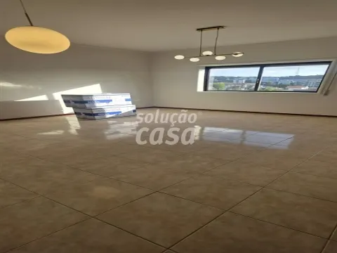 T2+1 em Oliveira do Douro, nos Arcos do Sardão, com Garagem!