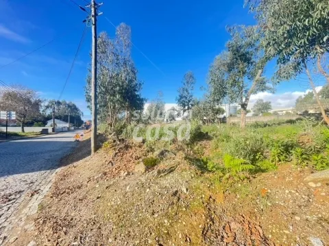 Terreno com 676m2, localizado próximo do Centro de Canelas!