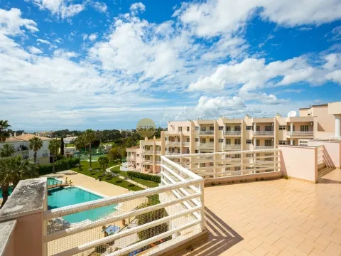 Exclusive 3 Bedroom Penthouse in the Estrela do Vau Development
