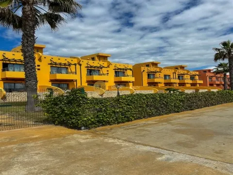 Apartamento T2 com Vista Mar e Rio na Marina da Praia da Rocha – Portimão