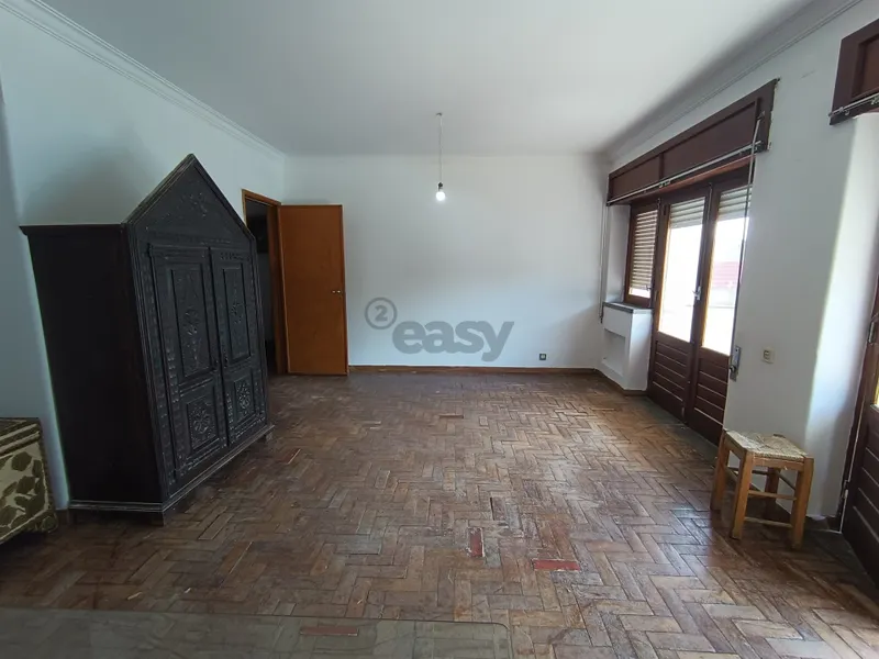 3 bedroom apartment, ground floor with 2 independent entrances, Fontainhas, Cascais