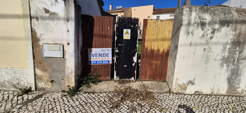 Lote de terreno 326m² na Vermelha, Cadaval