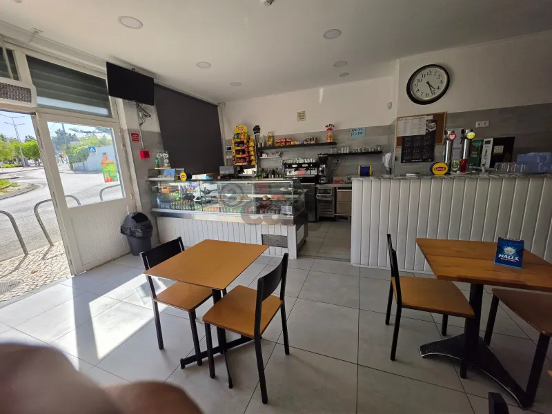Café/Restaurante para trespasse no Catujal, Loures