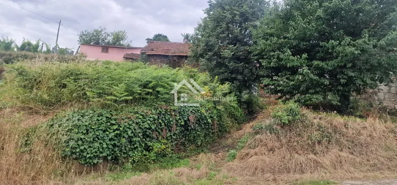 Huis met 5 slaapkamers voor wederopbouw, in Vila Verde en Santão, Felgueiras