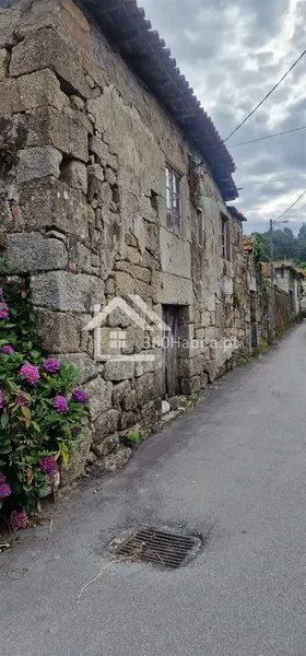 &#1053;&#1077;&#1073;&#1086;&#1083;&#1100;&#1096;&#1072;&#1103; &#1092;&#1077;&#1088;&#1084;&#1072; &#1089; 3 &#1089;&#1087;&#1072;&#1083;&#1100;&#1085;&#1103;&#1084;&#1080; &#1087;&#1086;&#1076; &#1088;&#1077;&#1082;&#1086;&#1085;&#1089;&#1090;&#1088;&#1091;&#1082;&#1094;&#1080;&#1102;, &#1089; &#1095;&#1072;&#1089;&#1086;&#1074;&#1085;&#1077;&#1081; - &#1042;&#1080;&#1083;&#1072; &#1042;&#1077;&#1088;&#1076;&#1077; &#1080; &#1057;&#1072;&#1085;&#1090;&#1072;&#1086; - &#1060;&#1077;&#1083;&#1100;&#1075;&#1077;&#1081;&#1088;&#1072;&#1089;