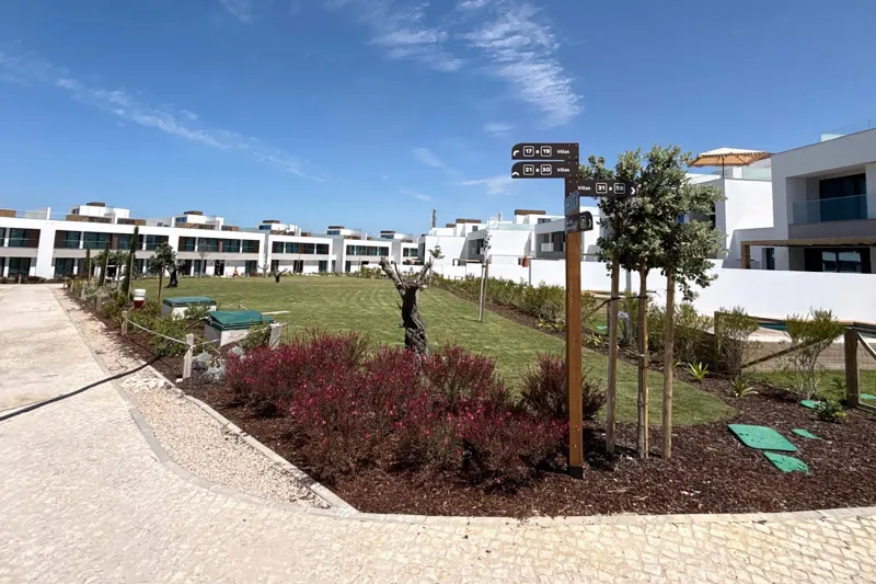T3 Mobilado a estrear –  Porto Covo – Jardim e Piscina