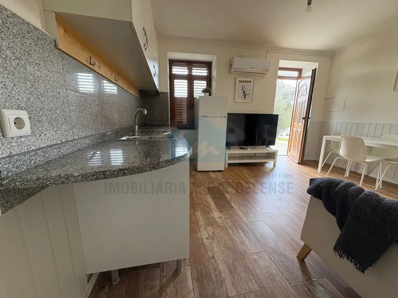 Imóvel remodelado composto por 2 apartamentos totalmente mobilados e equipados em Mirandela