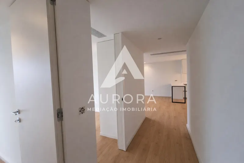 Apartamento T2 último piso - Vista mar - Varanda Sul - 3 Lugares de garagem + Arrumos