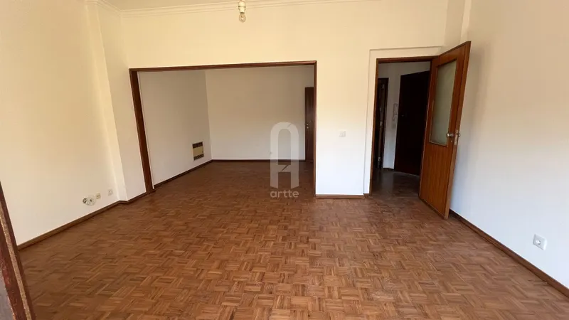 Prédio no Centro de Almada