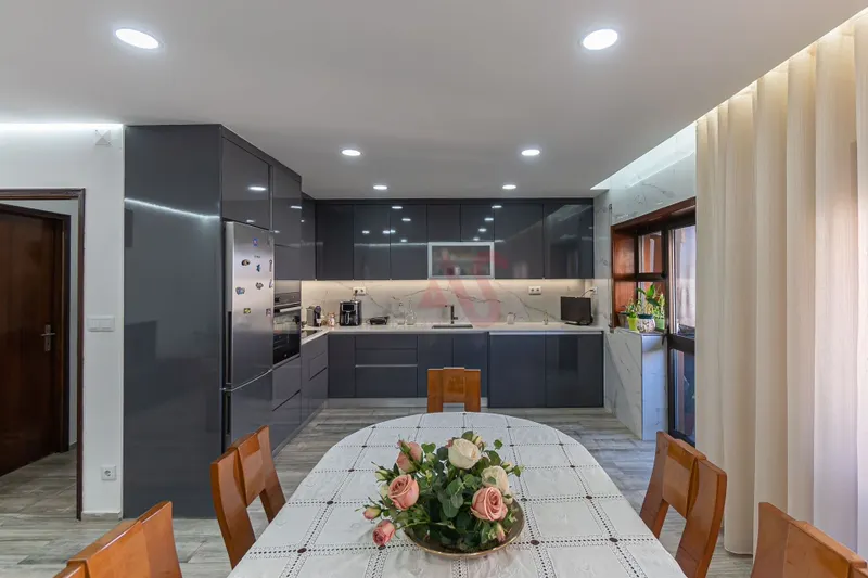 Appartamento ristrutturato con 3+1 camere da letto nel centro di Felgueiras