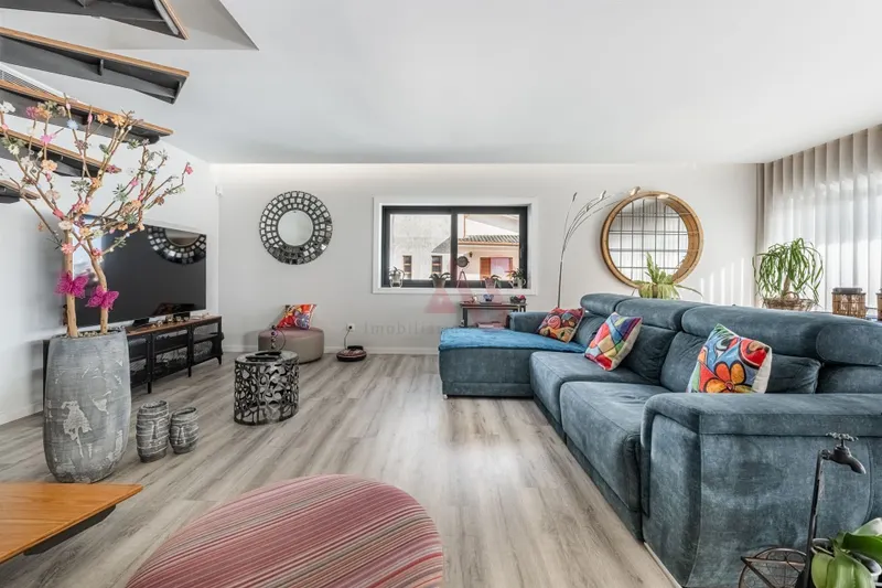 Chalet seminuevo de 3 dormitorios en el centro de Vila Verde