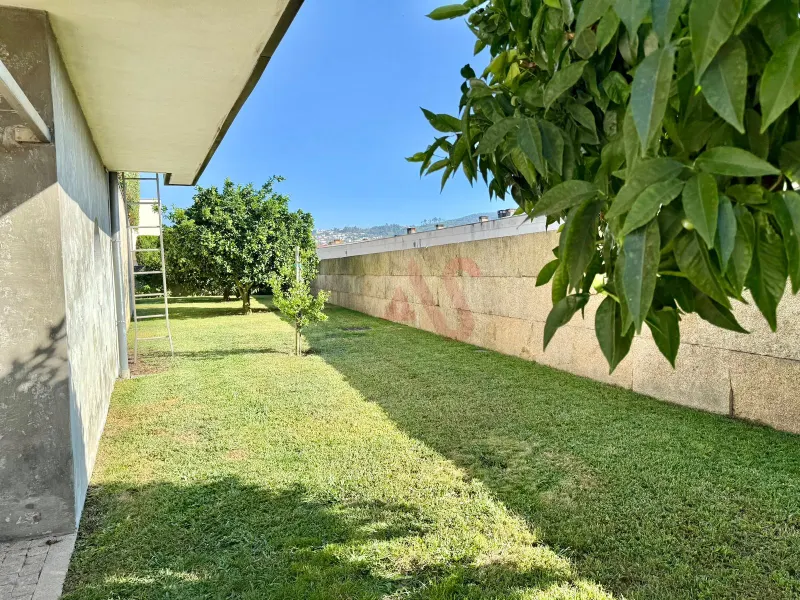 Spektakuläres einstöckiges Haus T4 in Azurém, Guimarães