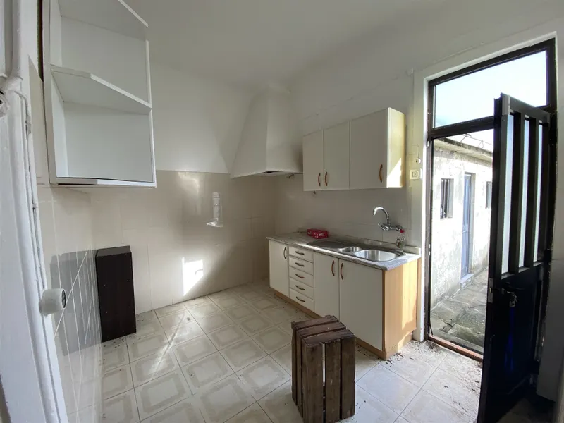 Moradia T2 com Projeto Aprovado em Angeiras