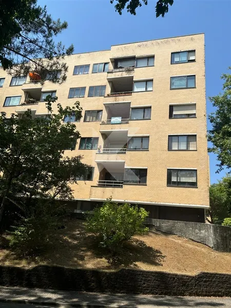 Apartamento T4 com garagem junto ao Rio Douro