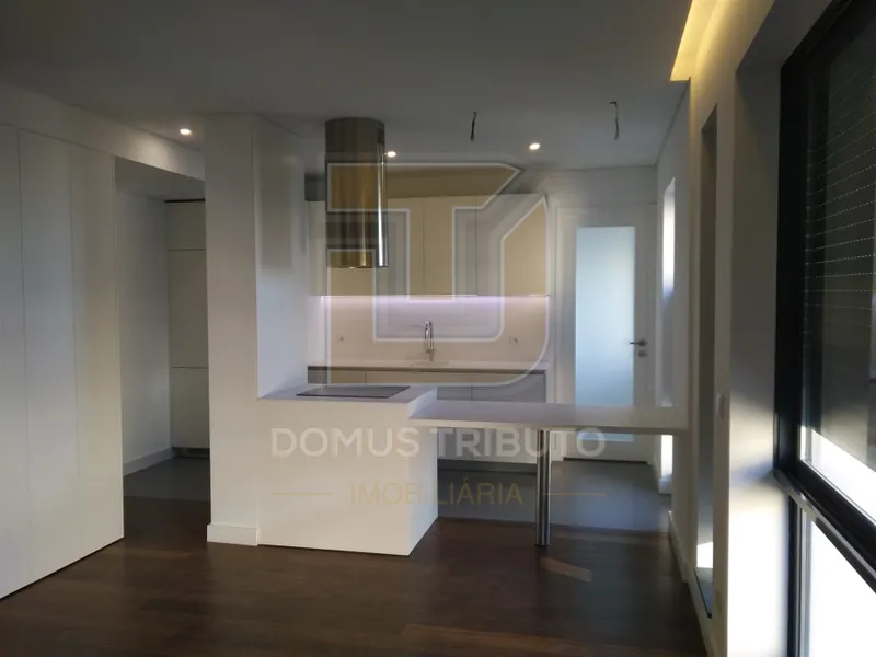  Apartamento T4 Totalmente,  Remodelado à Rotunda da Boavista, Porto