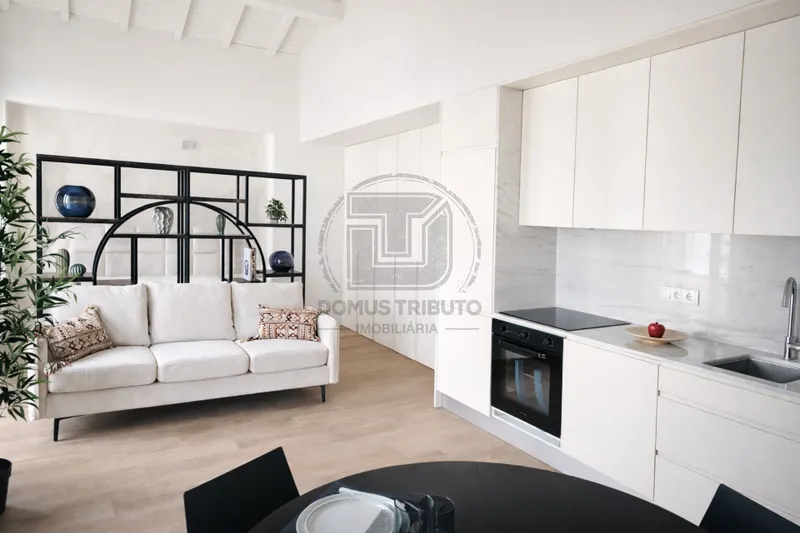 Apartamento Novo, Mobilado, Equipado e Cheio de Charme — Uma Oportunidade Irrepetível à Boavista