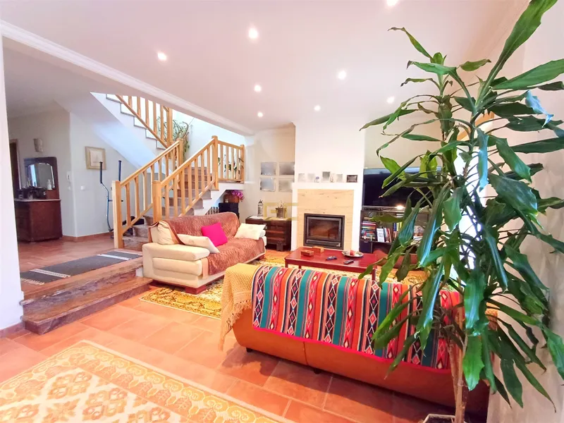 Maison de 5 chambres, à vendre, à Tavarede- Figueira da Foz!