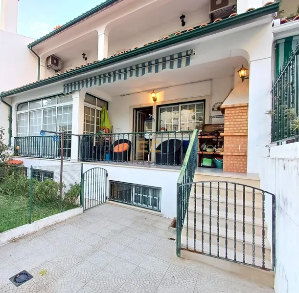 Casa de 3 dormitorios en venta en Buarcos