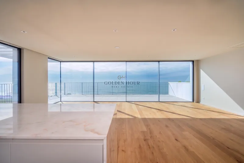 Penthouse T4 de Luxo em Canidelo com Vista Definitiva sobre o Mar I Golden Hour