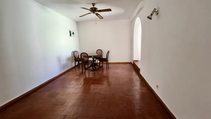 Apartamento T2 no Centro da Quarteira, em óptimo estado, a 900m da Praia