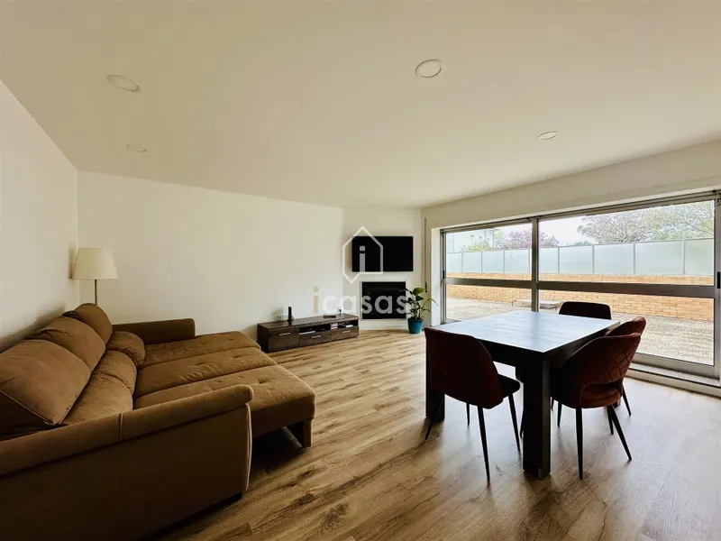 T2 Renovado com Terraço de 100m² em Pedrouços – Maia