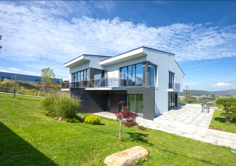 Detached house T5+1