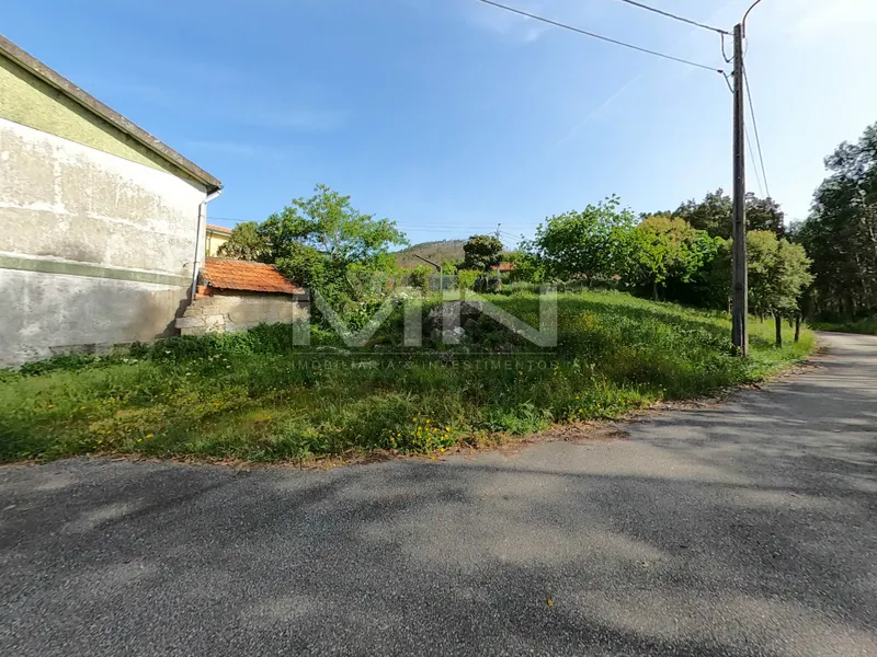 510m2 de Natureza a um Passo do Porto - 2 frentes