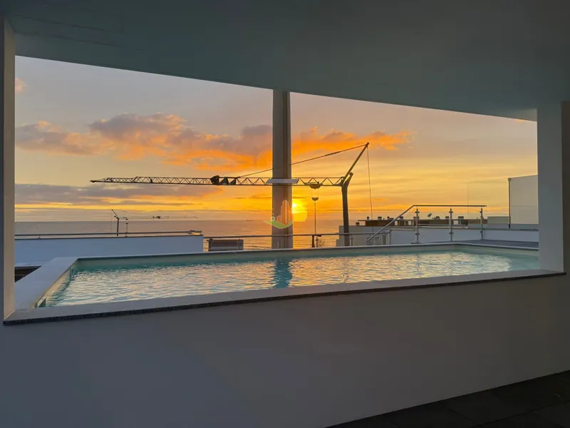 Nuovo, lussuoso lungomare...