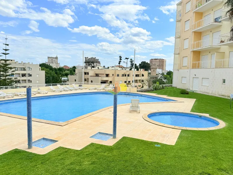 Appartement de 3 chambres à coucher dans une communauté fermée avec piscine