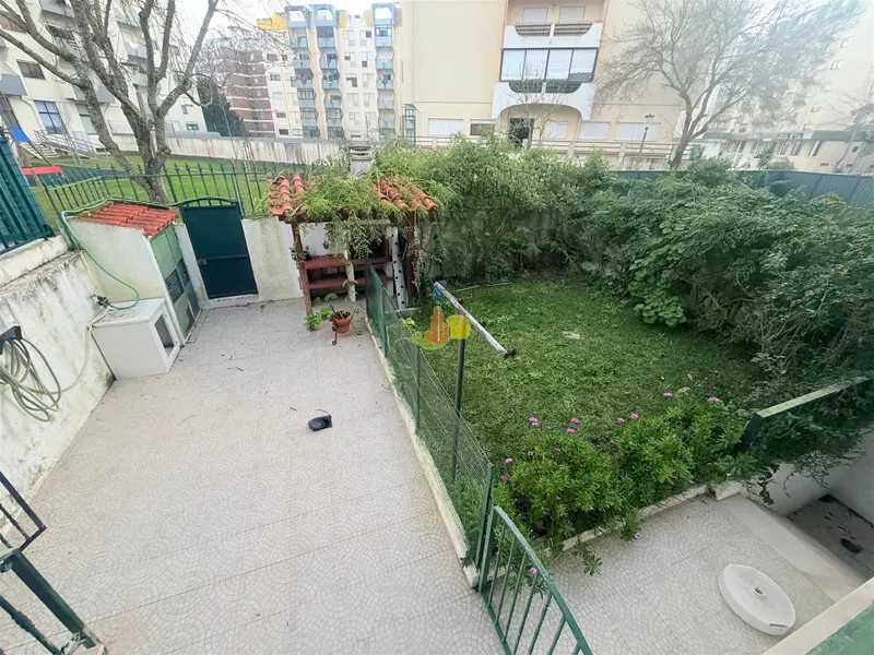 Twee onder één kap 3 kamerwoning