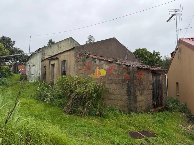 Twee onder één kap 3 kamerwoning