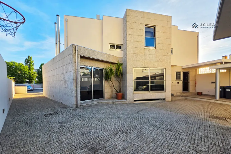 House T4+1