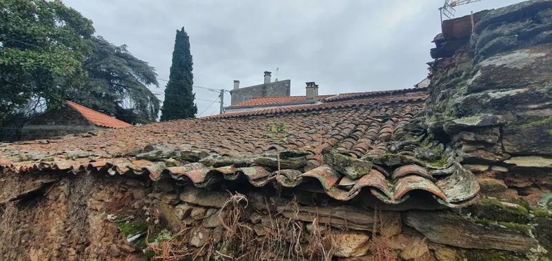 Moradia com quintal na freguesia de Sobral do Campo - Castelo Branco