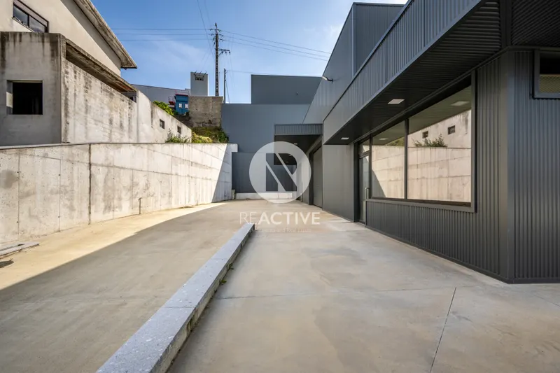 New Industrial Warehouse 2,138m² in Vizela – Ideal for Logistics and Business