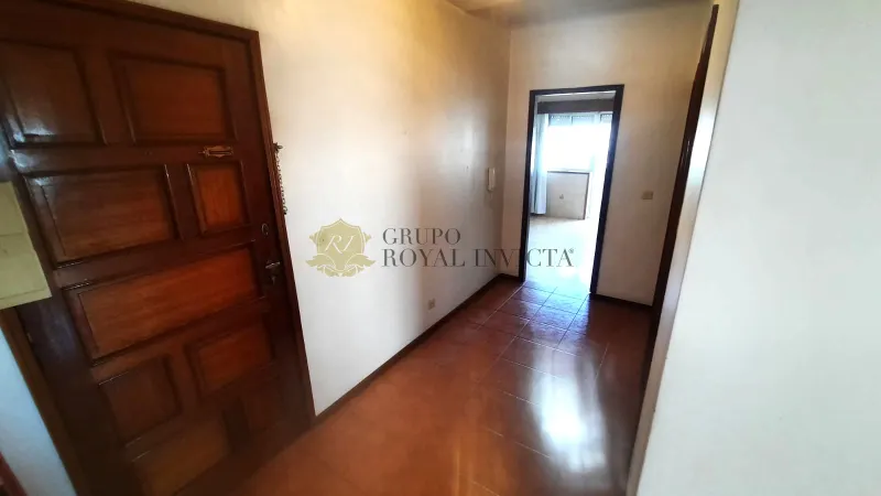 Apartamento T3 em Rio Tinto  com 3 frentes e lugar de garagem