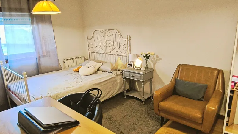 Apartamento T2 convertido em T3 (potencial T4) – R/ch em Paranhos, ideal para estudantes