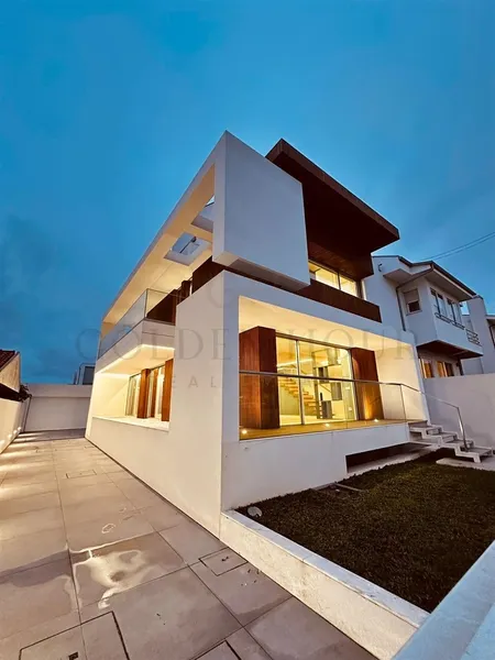 Semi-detached house T4